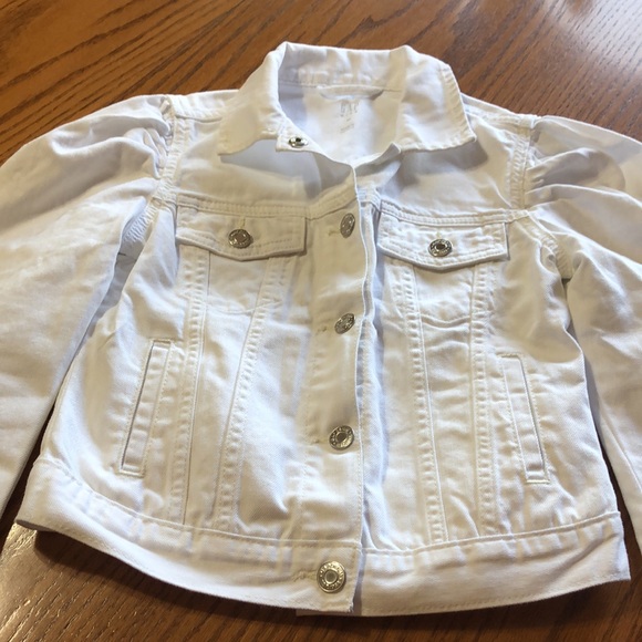 Girl’s White Gap Jean Jacket - Picture 13 of 13
